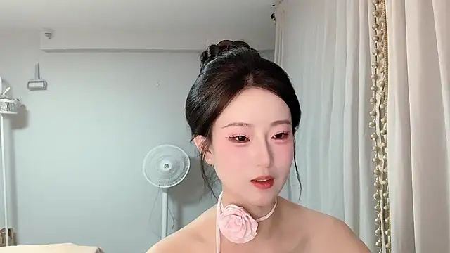 1X-yiyi online show from 05/18/26, 12:21