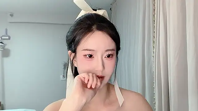1X-yiyi online show from 04/15/26, 12:32