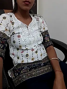 aushi rajput online show from 03/29/26, 11:17