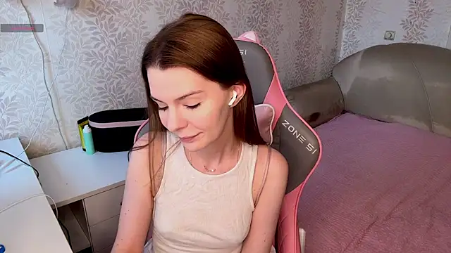 Snapshot of AnnWaddie chatting on 03/28/26, 01:12 AnnWaddie online show from 03/28/26, 01:12