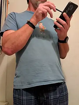 Snapshot of ChillerShrub chatting on 04/08/26, 01:40 ChillerShrub online show from 04/08/26, 01:40