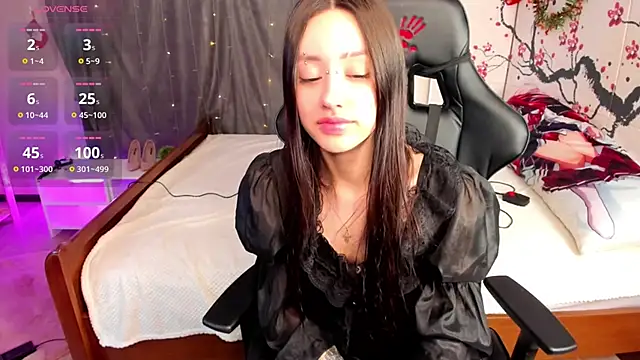 Snapshot of Finelia chatting on 03/29/26, 06:59 Finelia online show from 03/29/26, 06:59