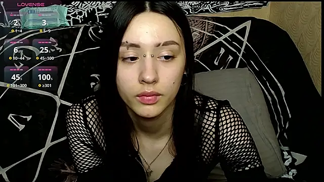 Snapshot of Finelia chatting on 06/16/26, 03:23 Finelia online show from 06/16/26, 03:23
