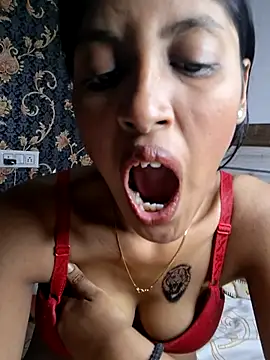 Snapshot of Pari_lovers chatting on 04/12/26, 08:45 Pari lovers online show from 04/12/26, 08:45