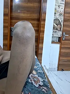 Pari lovers online show from 05/03/26, 12:53
