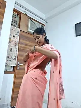 Snapshot of Pari_lovers chatting on 04/04/26, 08:10 Pari lovers online show from 04/04/26, 08:10