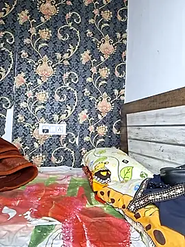 Snapshot of Pari_lovers chatting on 04/12/26, 08:39 Pari lovers online show from 04/12/26, 08:39