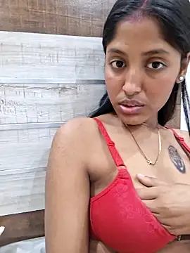 Pari lovers online show from 04/15/26, 07:58