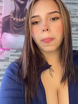 Snapshot of lunacandy_0 chatting on 04/14/26, 04:23 lunacandy 0 online show from 04/14/26, 04:23