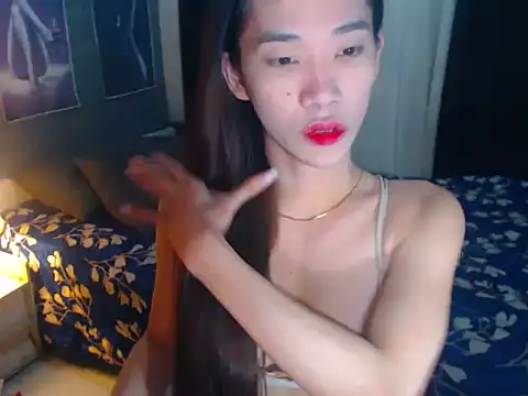 Snapshot of LadyLunacy chatting on 06/19/26, 08:42 LadyLunacy online show from 06/19/26, 08:42