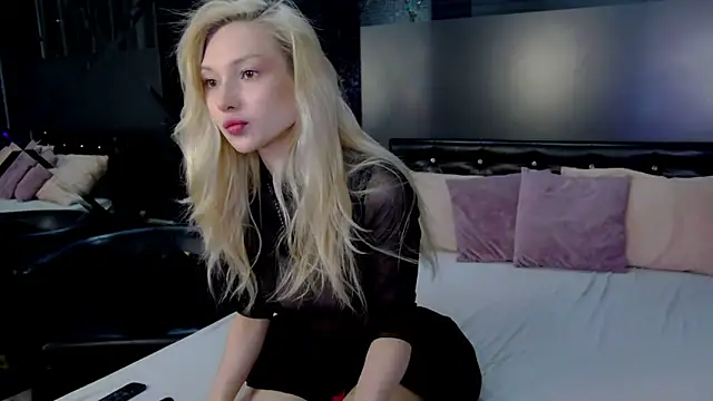 Snapshot of SindyRivers chatting on 03/26/26, 05:00 SindyRivers online show from 03/26/26, 05:00