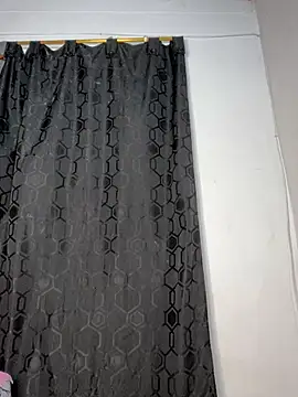 Snapshot of Trixie_pop chatting on 07/15/26, 12:06 Trixie pop online show from 07/15/26, 12:06