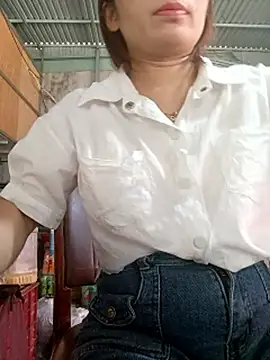 Snapshot of Sury_sexyy chatting on 06/08/26, 01:28 Sury sexyy online show from 06/08/26, 01:28