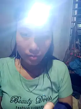 Snapshot of Leiley_98 chatting on 04/19/26, 01:12 Leiley 98 online show from 04/19/26, 01:12