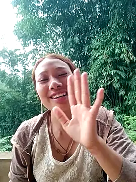 Snapshot of Leiley_98 chatting on 05/19/26, 01:56 Leiley 98 online show from 05/19/26, 01:56
