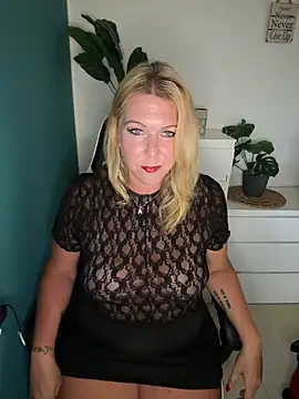 SuesseAurelie1 online show from 06/04/26, 04:22