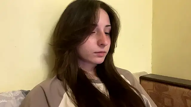 Snapshot of sakuraabloom7 chatting on 04/13/26, 05:06 sakuraabloom7 online show from 04/13/26, 05:06