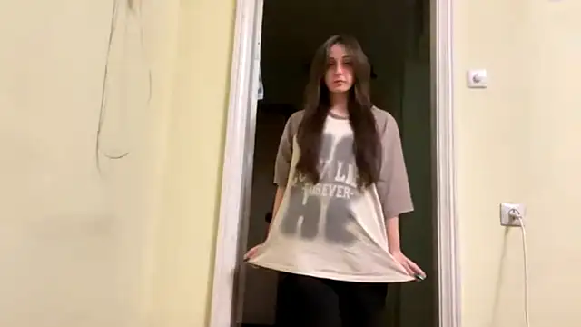 Snapshot of sakuraabloom7 chatting on 04/05/26, 05:08 sakuraabloom7 online show from 04/05/26, 05:08