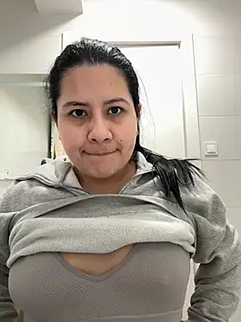 Tremenda7777 online show from 03/25/26, 08:46