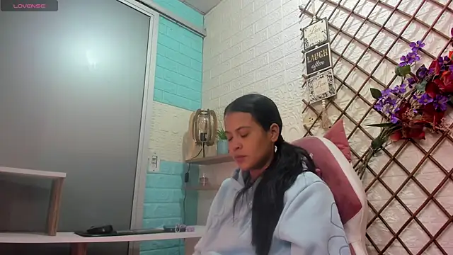 LITTLE-NESSA online show from 04/26/26, 12:02