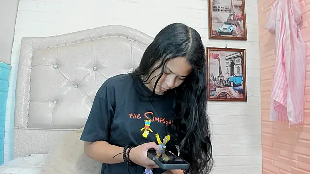 LITTLE-NESSA online show from 04/17/26, 01:36