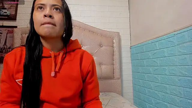 LITTLE-NESSA online show from 05/04/26, 12:30