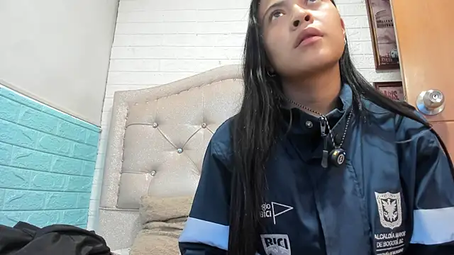 Snapshot of LITTLE-NESSA chatting on 04/10/26, 12:45 LITTLE-NESSA online show from 04/10/26, 12:45