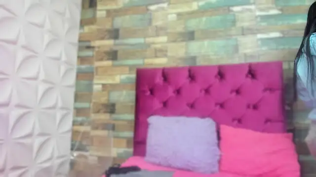 LITTLE-NESSA online show from 04/18/26, 08:53