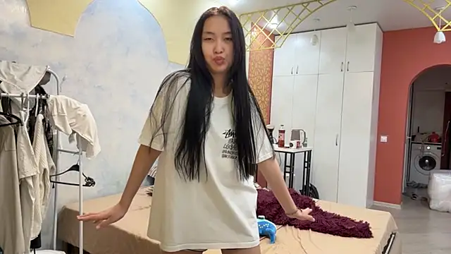 Snapshot of SinaGervasi chatting on 04/12/26, 11:02 SinaGervasi online show from 04/12/26, 11:02