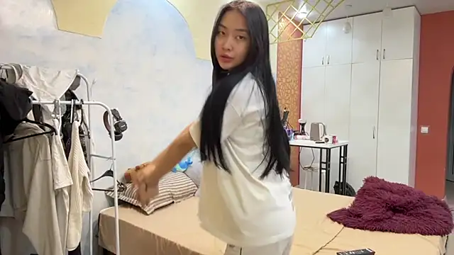 Snapshot of SinaGervasi chatting on 04/13/26, 11:58 SinaGervasi online show from 04/13/26, 11:58