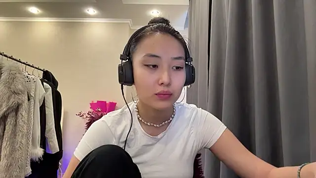 Snapshot of SinaGervasi chatting on 03/18/26, 10:29 SinaGervasi online show from 03/18/26, 10:29