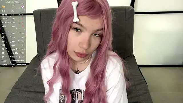 NerissaDeloria online show from 04/07/26, 08:38