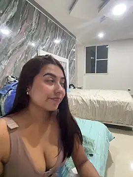 Snapshot of yuliana056 chatting on 04/14/26, 01:54 yuliana056 online show from 04/14/26, 01:54