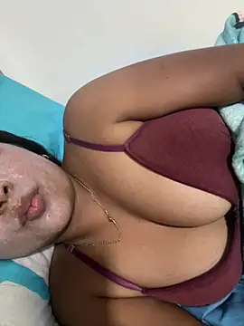 Snapshot of yuliana056 chatting on 03/27/26, 03:26 yuliana056 online show from 03/27/26, 03:26