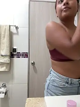 Snapshot of yuliana056 chatting on 04/07/26, 09:16 yuliana056 online show from 04/07/26, 09:16