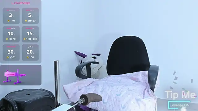 Aria Cruz  online show from 04/13/26, 10:47