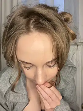 Snapshot of bimboiiii chatting on 04/03/26, 06:58 bimboiiii online show from 04/03/26, 06:58