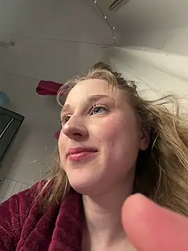 Snapshot of bimboiiii chatting on 03/25/26, 10:08 bimboiiii online show from 03/25/26, 10:08