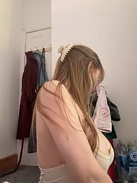 bimboiiii online show from 04/18/26, 06:43