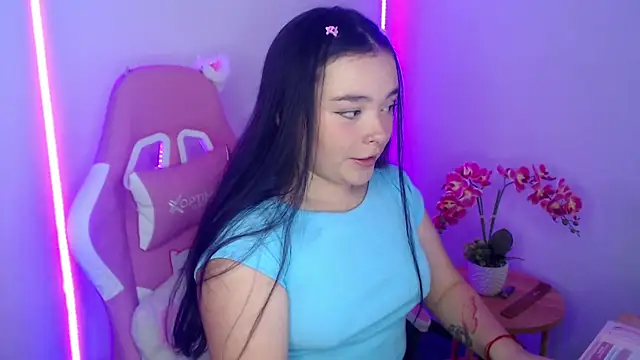 Snapshot of Nahia_Brm chatting on 04/14/26, 04:12 Nahia Brm online show from 04/14/26, 04:12