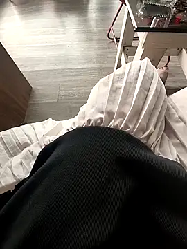 Snapshot of Enmy_24 chatting on 04/07/26, 02:02 Enmy 24 online show from 04/07/26, 02:02