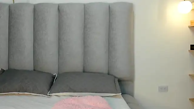 Snapshot of Valentina_lux1 chatting on 05/23/26, 03:44 Valentina lux1 online show from 05/23/26, 03:44