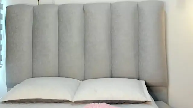 Snapshot of Valentina_lux1 chatting on 06/02/26, 01:55 Valentina lux1 online show from 06/02/26, 01:55