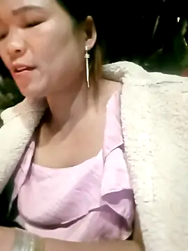 Snapshot of maymay121 chatting on 03/16/26, 04:31 maymay121 online show from 03/16/26, 04:31