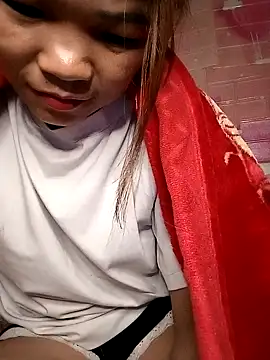 Snapshot of maymay121 chatting on 03/25/26, 11:03 maymay121 online show from 03/25/26, 11:03