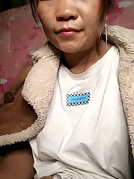 Snapshot of maymay121 chatting on 03/18/26, 08:10 maymay121 online show from 03/18/26, 08:10