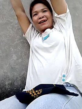 Snapshot of maymay121 chatting on 03/19/26, 08:14 maymay121 online show from 03/19/26, 08:14