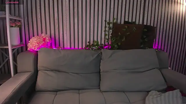 Lori Bllossom online show from 04/06/26, 01:12