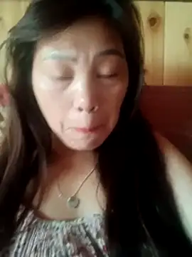 Snapshot of Abi-ni chatting on 04/11/26, 12:51 Abi-ni online show from 04/11/26, 12:51