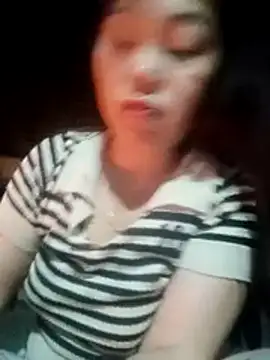 Snapshot of Abi-ni chatting on 04/11/26, 10:35 Abi-ni online show from 04/11/26, 10:35